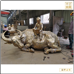 鑄銅關(guān)公 室外大型純銅孺子牛擺件