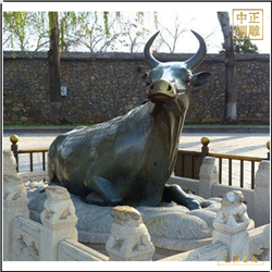 鑄銅關公 臥著的銅牛