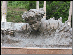 大型邱少云雕塑 大型邱少云雕塑